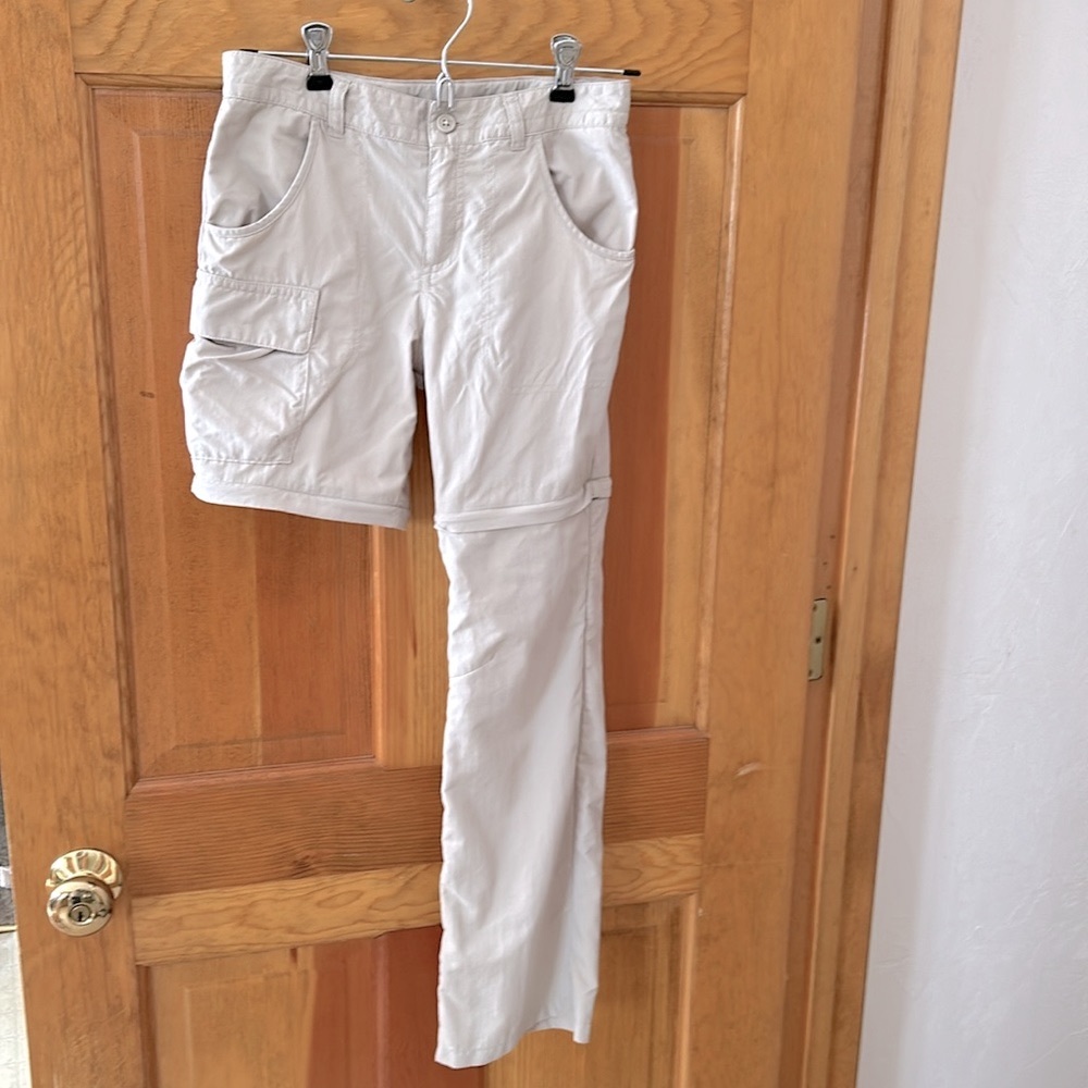 Champion camping pants.  Converts to shorts.  Girls size M.  Great for scouting.